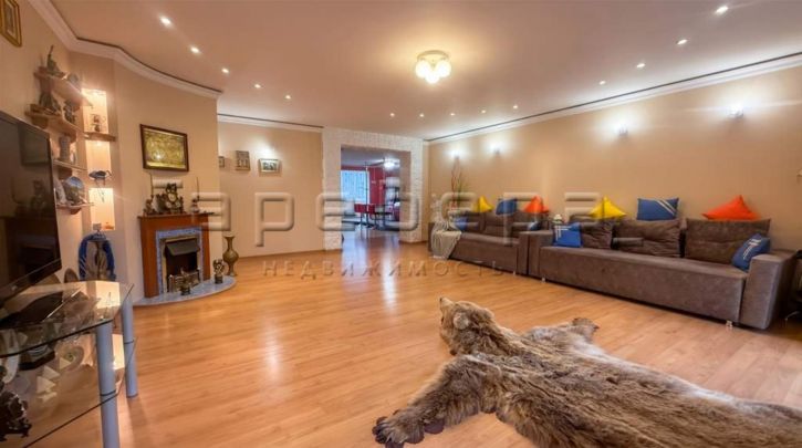 5-комн квартира Академгородок, 24а