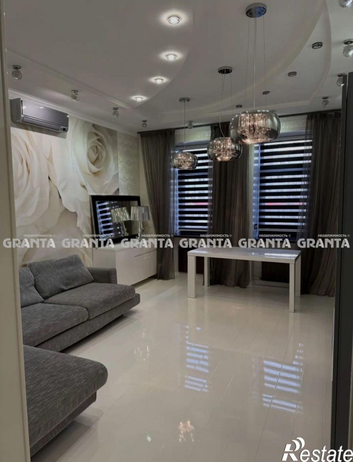 2-комн квартира ул Парижской Коммуны, 3