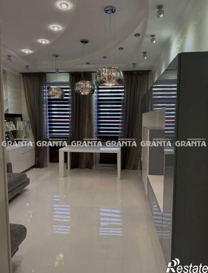 2-комн квартира ул Парижской Коммуны, 3