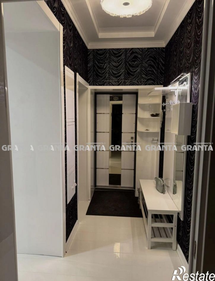 2-комн квартира ул Парижской Коммуны, 3