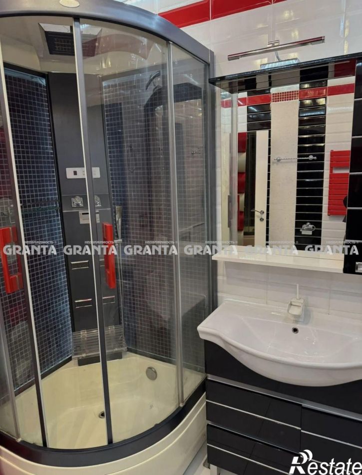 2-комн квартира ул Парижской Коммуны, 3