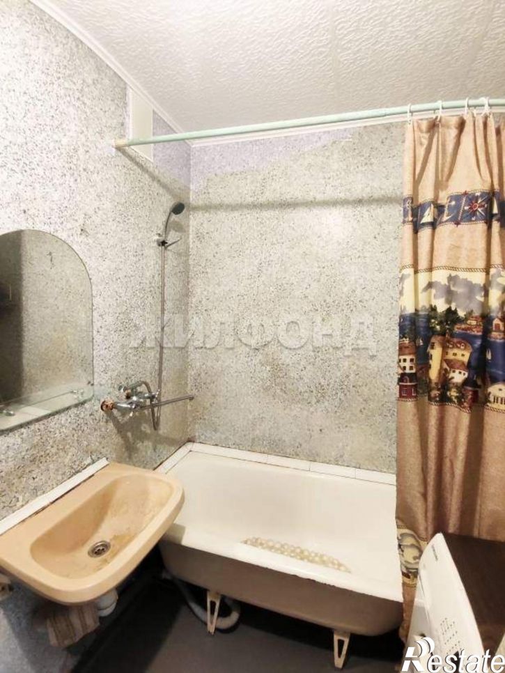 4-комн квартира Семафорная улица, д.17
