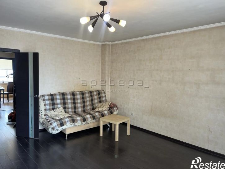 2-комн квартира Авиаторов, 42