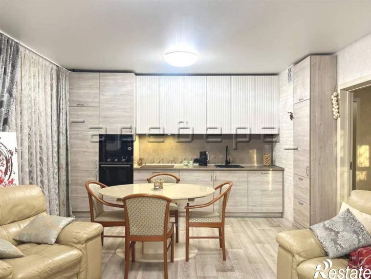 4-комн квартира Елены Стасовой, 50ж