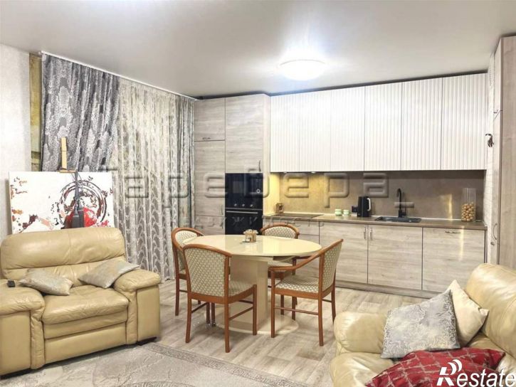 4-комн квартира Елены Стасовой, 50ж