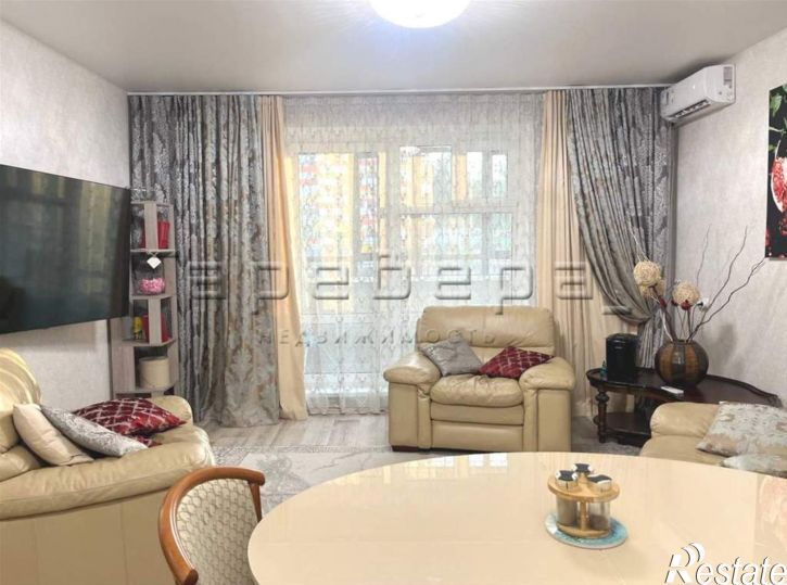 4-комн квартира Елены Стасовой, 50ж
