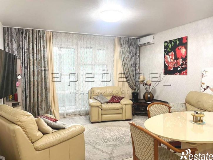 4-комн квартира Елены Стасовой, 50ж