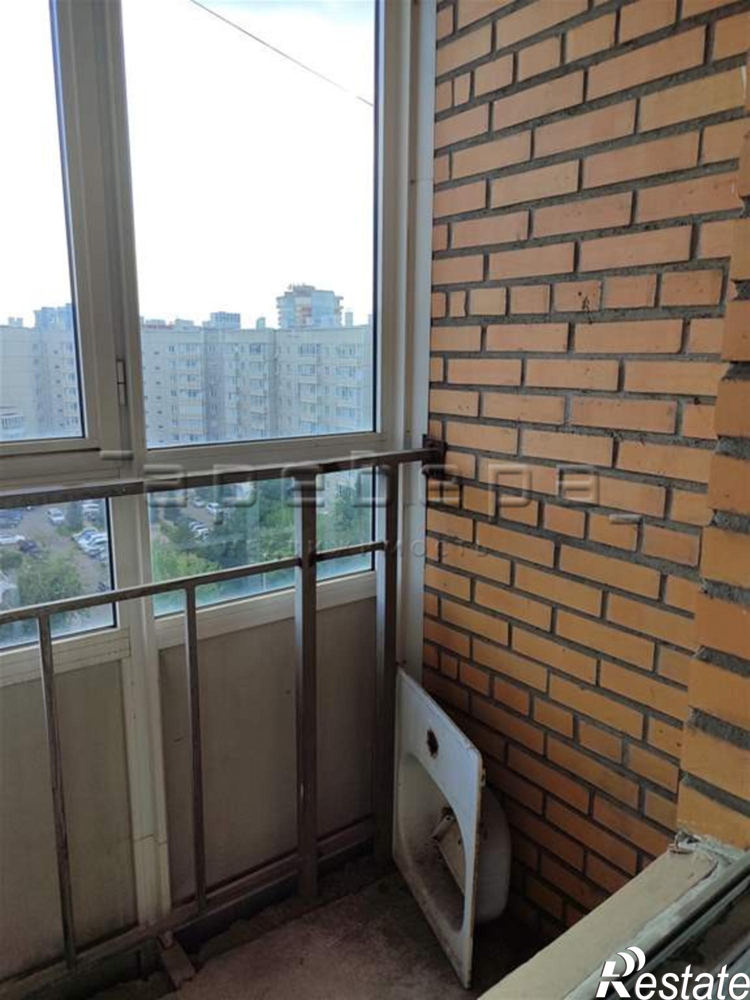 Купить квартиру за 9 300 000 рублей на Молокова, 8