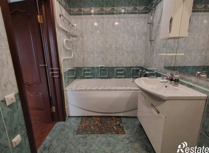 2-комн квартира Алексеева, 21