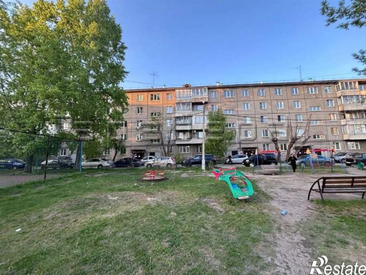 3-комн квартира Камская, 3