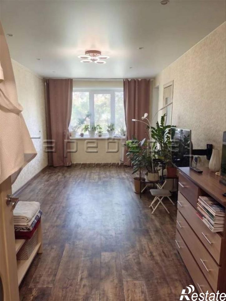3-комн квартира Камская, 3