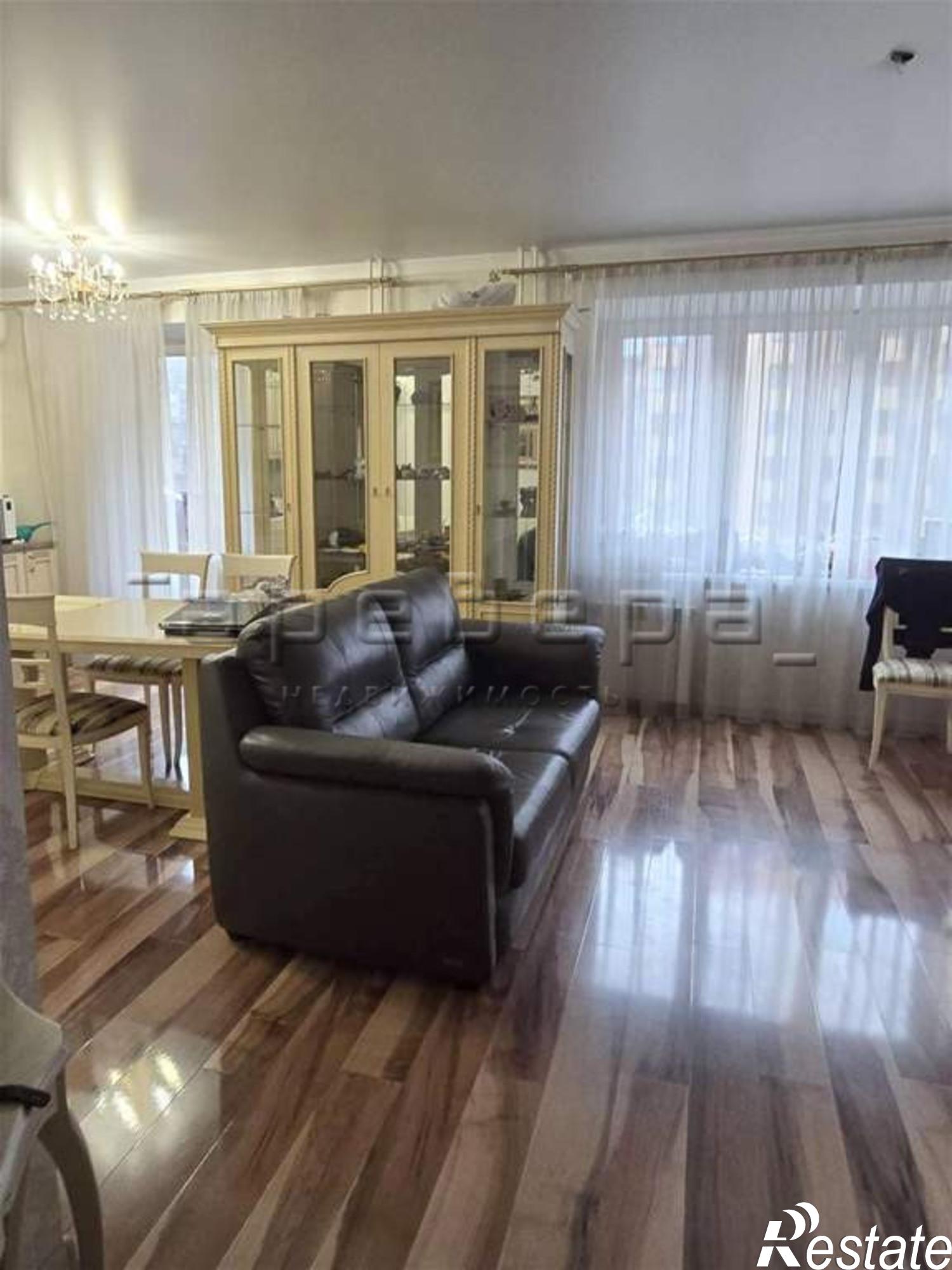 Купить квартиру за 18 500 000 рублей на Парусная, 8