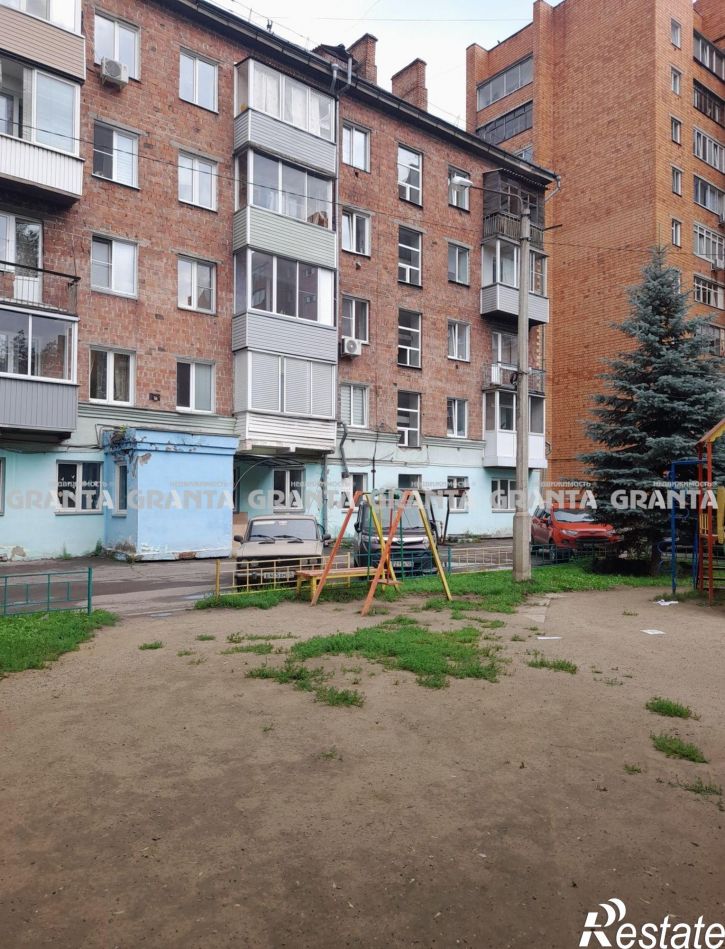 2-комн квартира ул Охраны Труда, 1а/6
