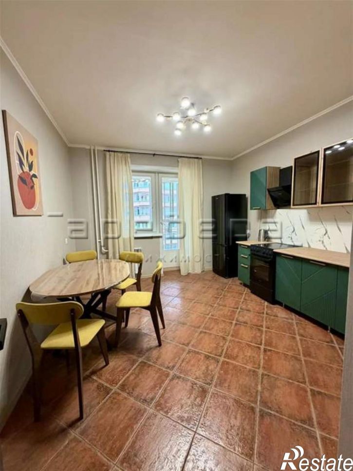 2-комн квартира Авиаторов, 25
