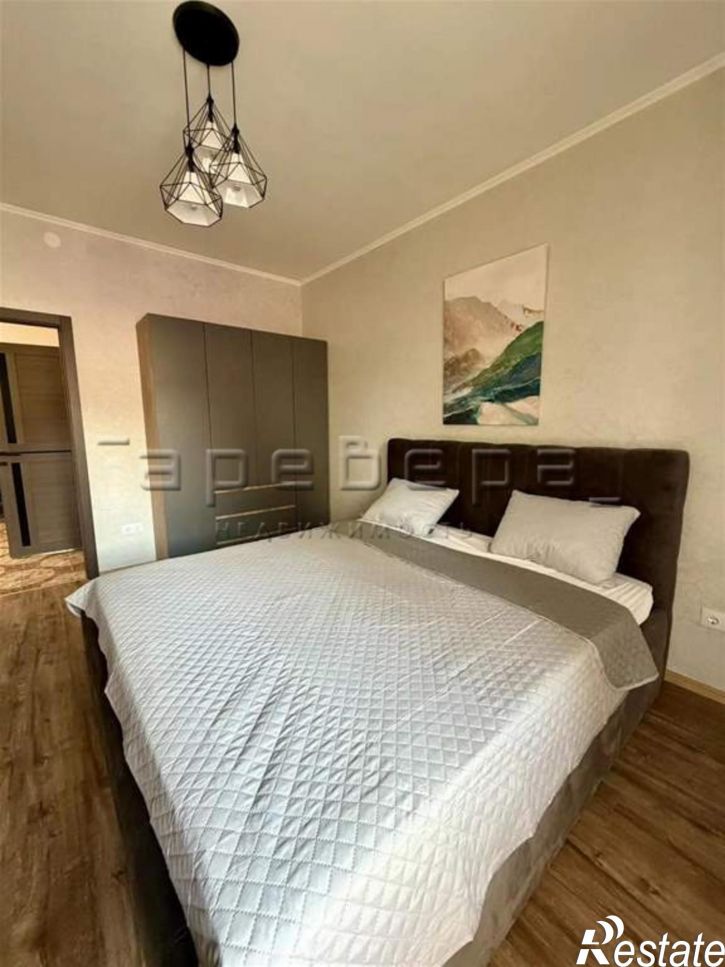 2-комн квартира Авиаторов, 25