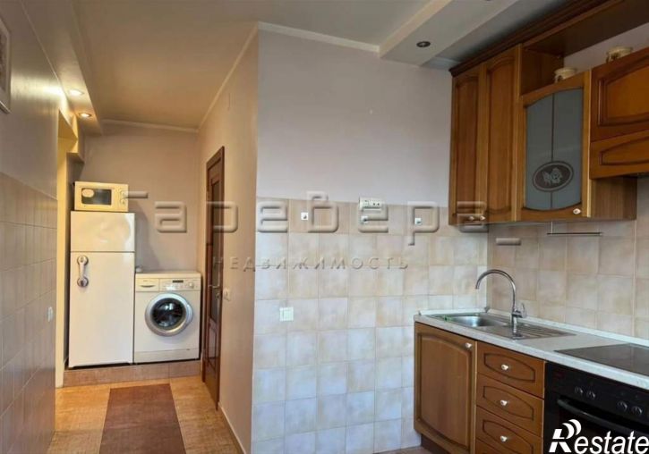 3-комн квартира Взлетная, 24