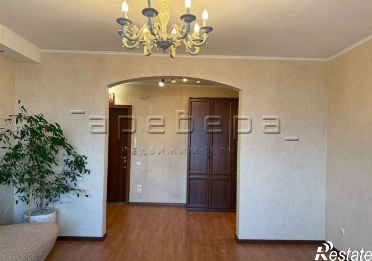 3-комн квартира Взлетная, 24