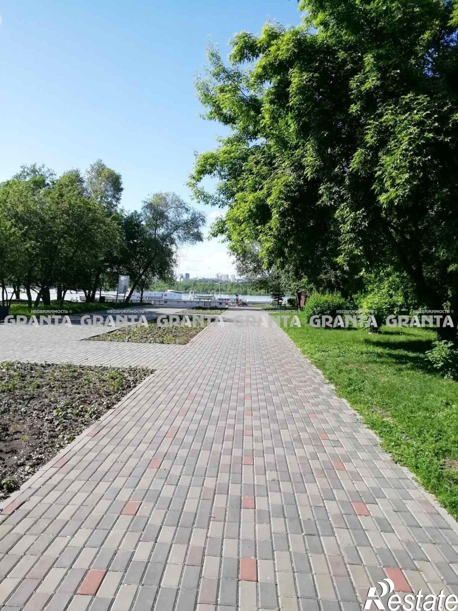 Купить комнату за 2 050 000 рублей на ул Коммунальная, 4