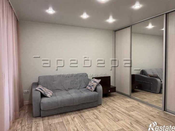 1-комн квартира Менжинского, 10а