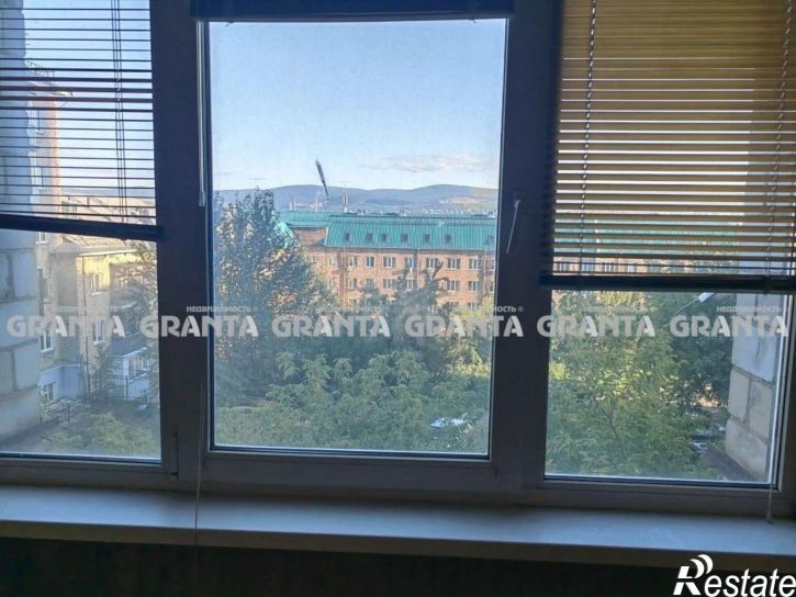4-комн квартира ул Бограда, 13