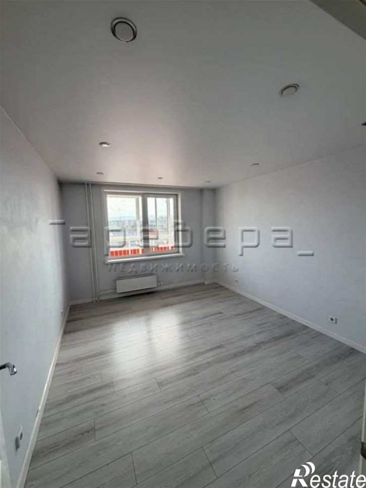 3-комн квартира Калинина, 18