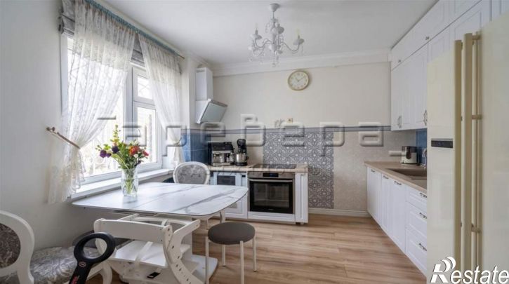 4-комн квартира Академгородок, 21