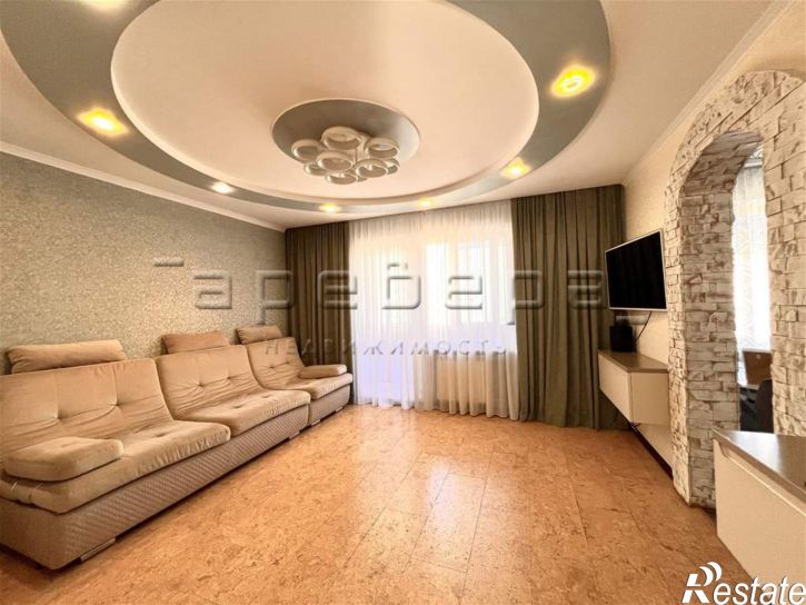 4-комн квартира Светлогорская, 27