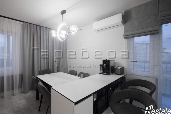 4-комн квартира Авиаторов, 3