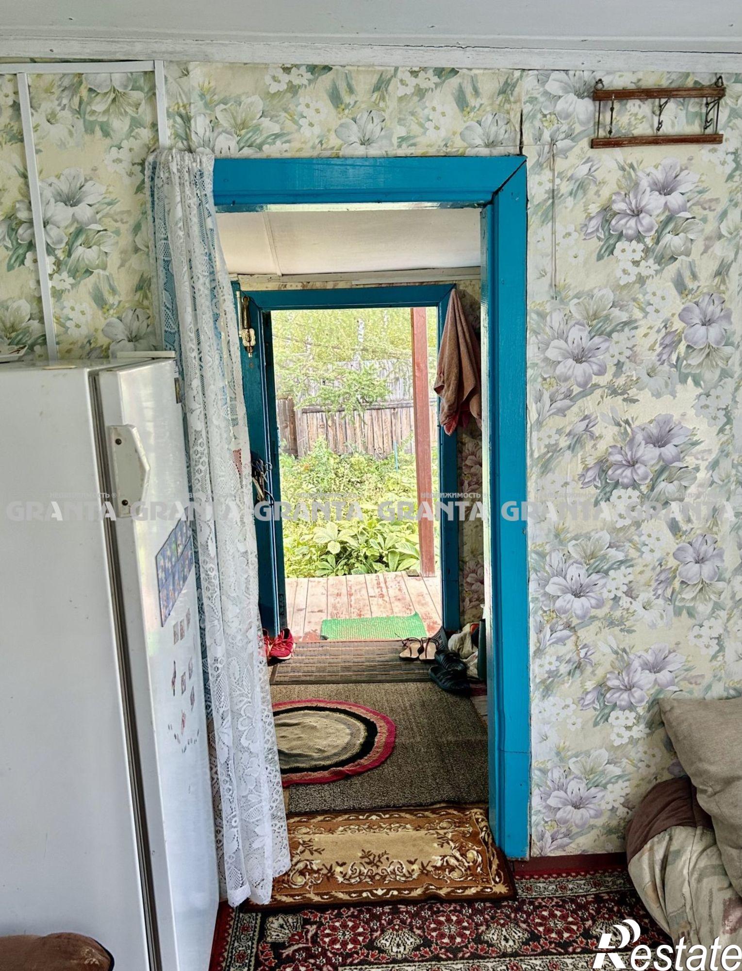 Купить дачу, дом, коттедж за 2 000 000 рублей на Саяны, 164