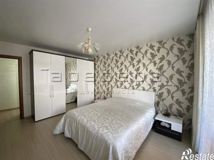 4-комн квартира Горького, 20