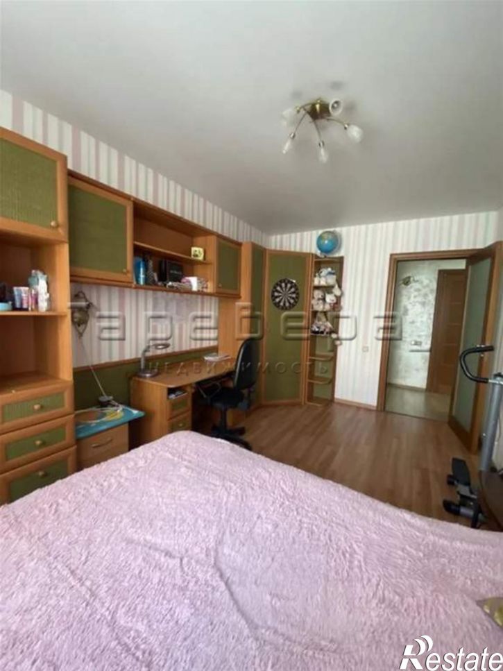 4-комн квартира Горького, 20