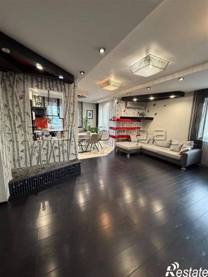 3-комн квартира Авиаторов, 23