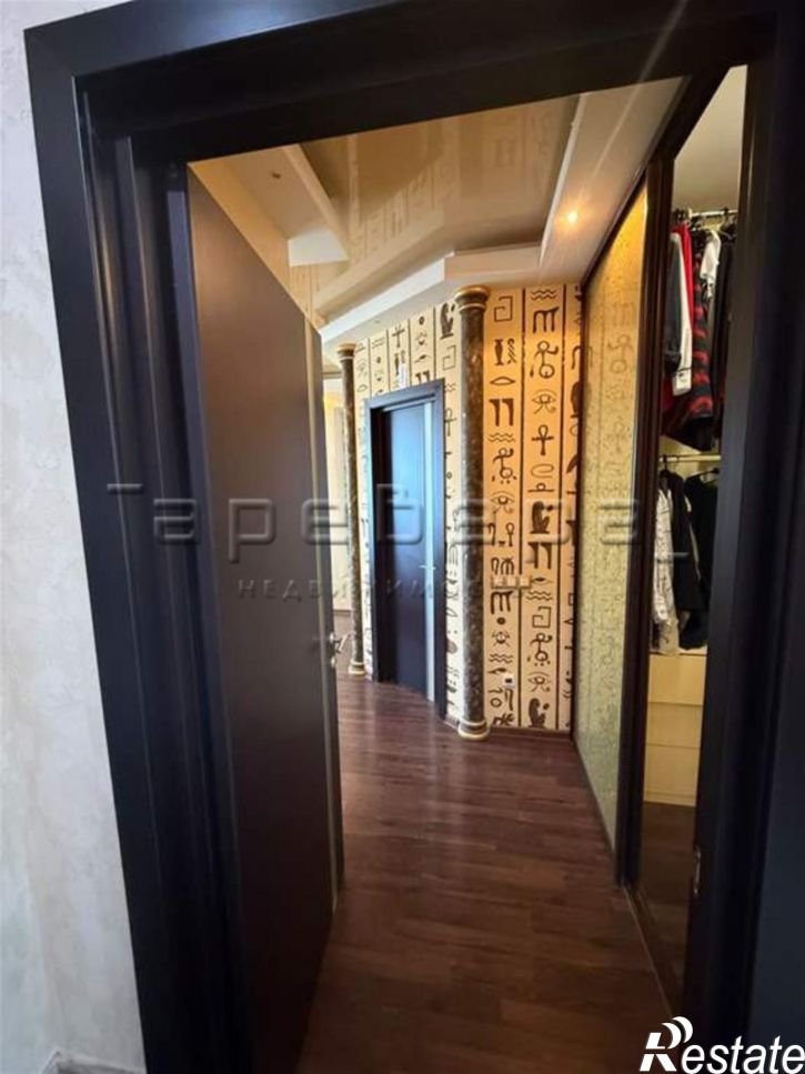 3-комн квартира Авиаторов, 23