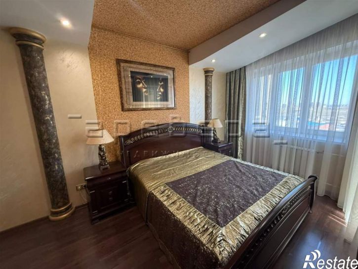 3-комн квартира Авиаторов, 23
