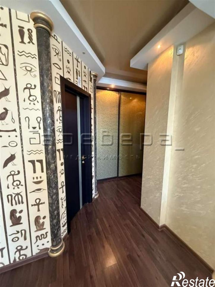 3-комн квартира Авиаторов, 23