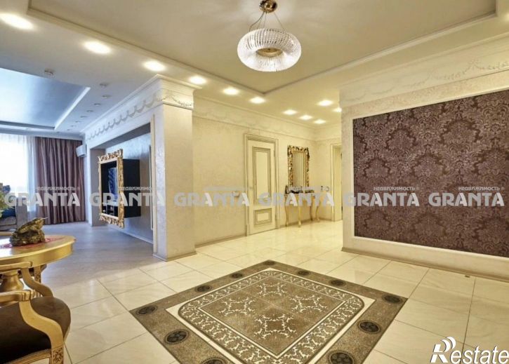 5-комн квартира ул Авиаторов, 41