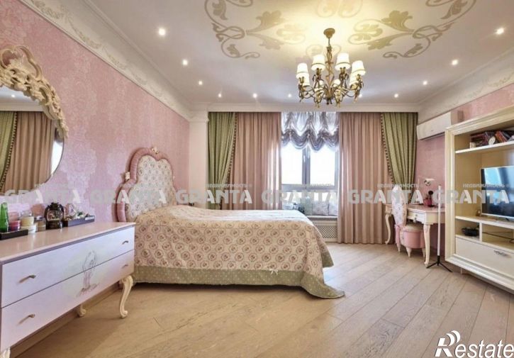 5-комн квартира ул Авиаторов, 41