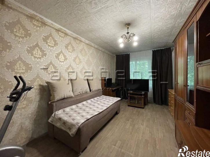 3-комн квартира Щорса, 67