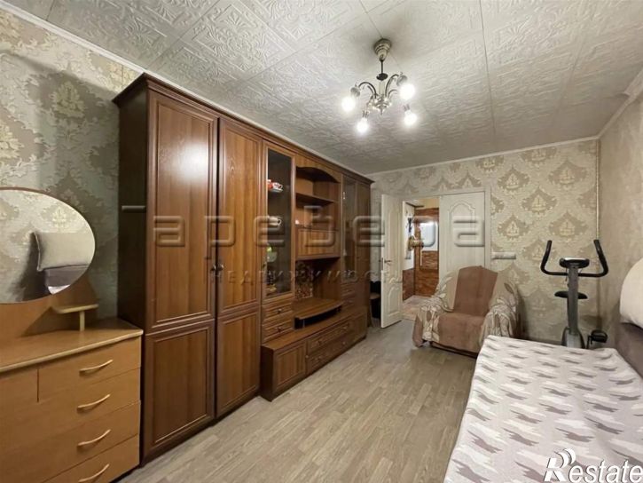3-комн квартира Щорса, 67