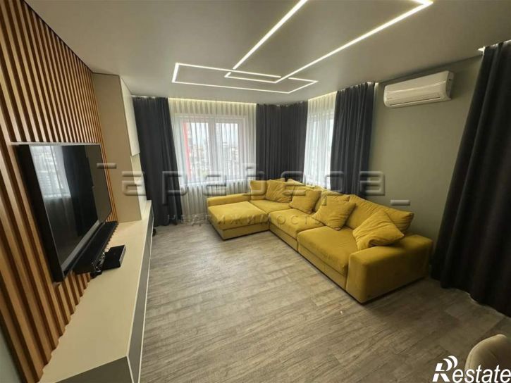 3-комн квартира Алексеева, 46