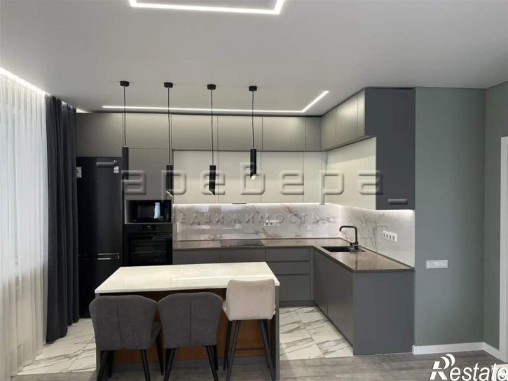 3-комн квартира Алексеева, 46