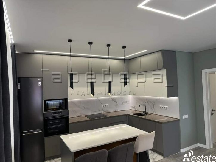 3-комн квартира Алексеева, 46