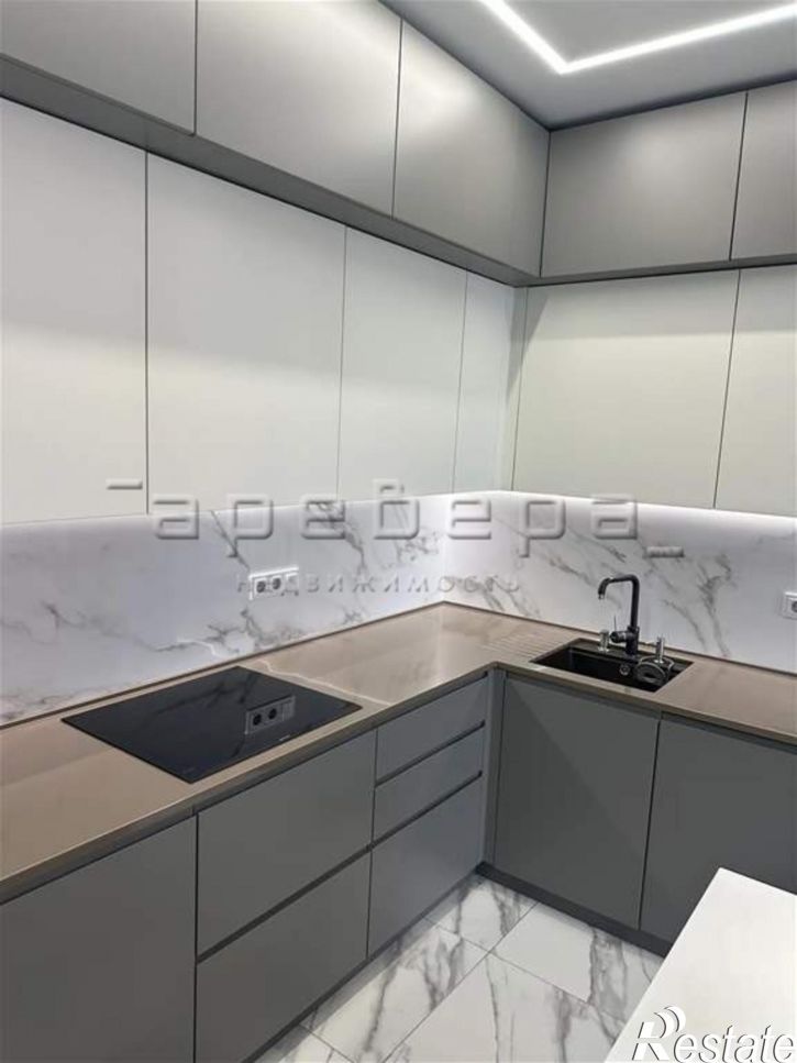 3-комн квартира Алексеева, 46