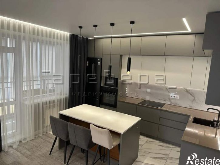3-комн квартира Алексеева, 46