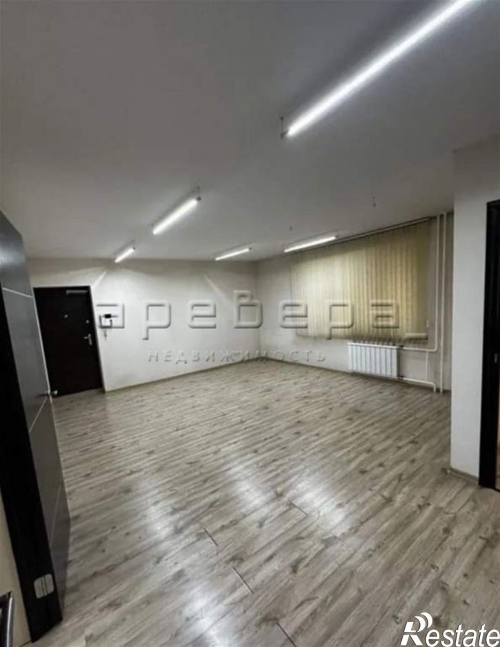 3-комн квартира Петра Словцова, 1