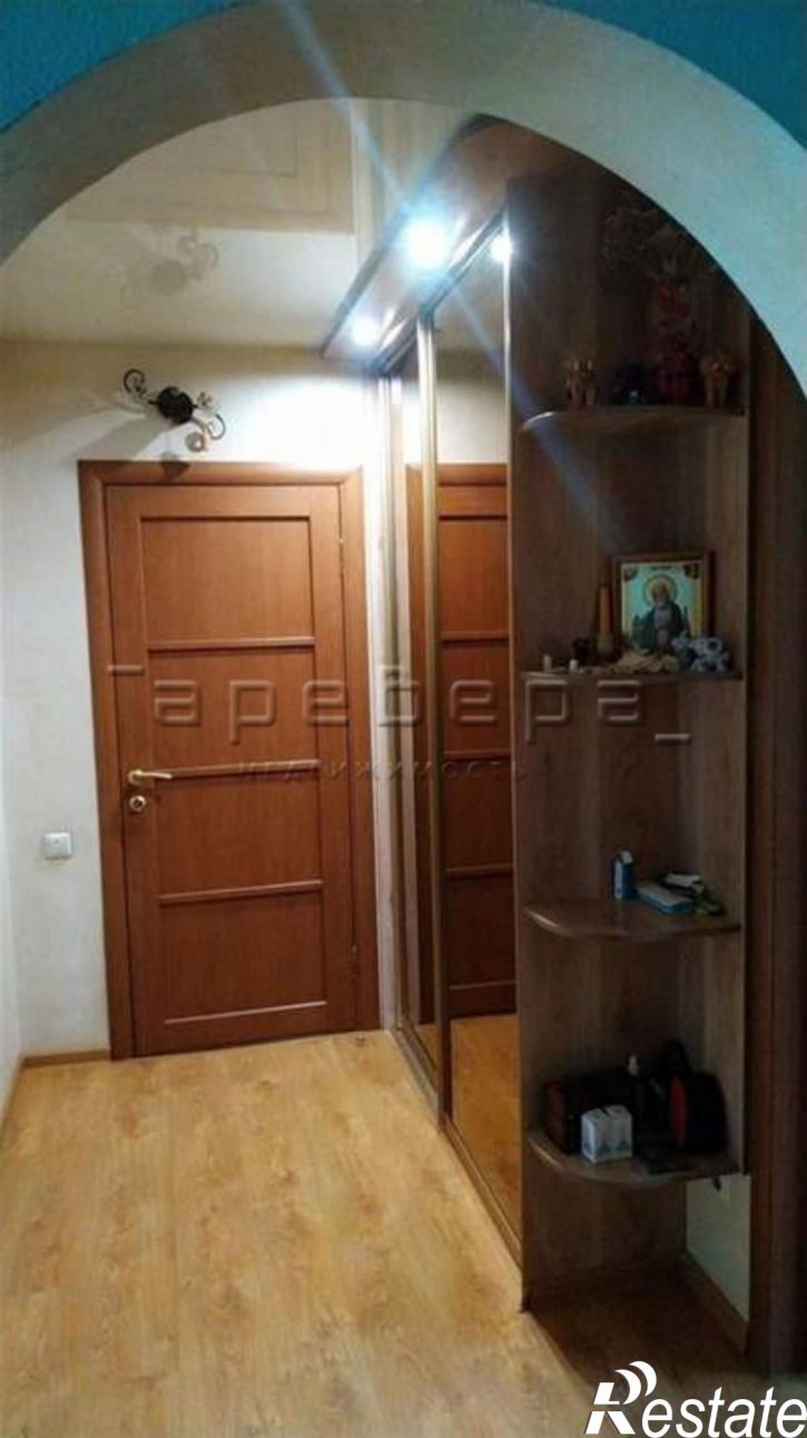 2-комн квартира Попова, 24