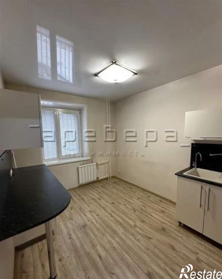 3-комн квартира Петра Словцова, 1