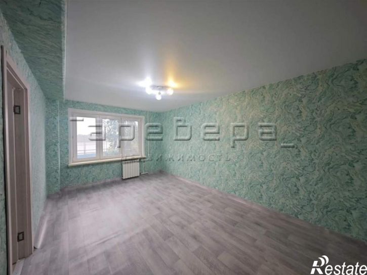 3-комн квартира Коммунальная, 24