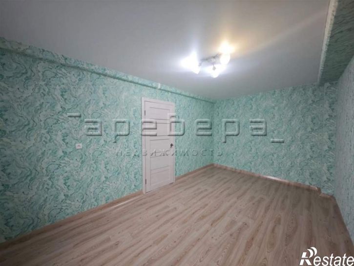 3-комн квартира Коммунальная, 24