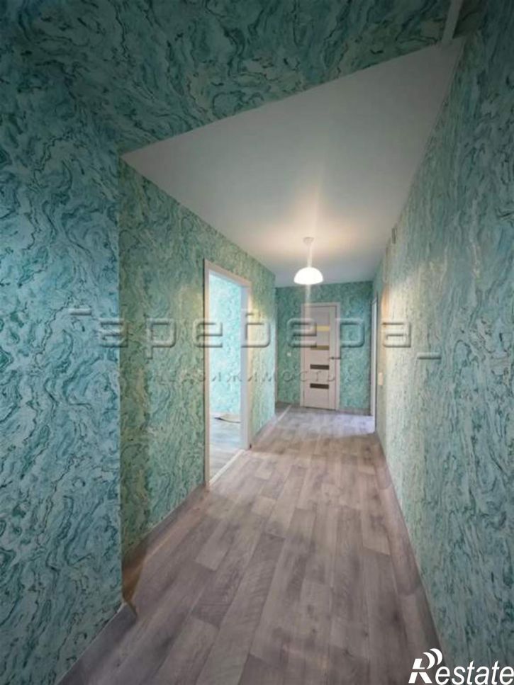 3-комн квартира Коммунальная, 24